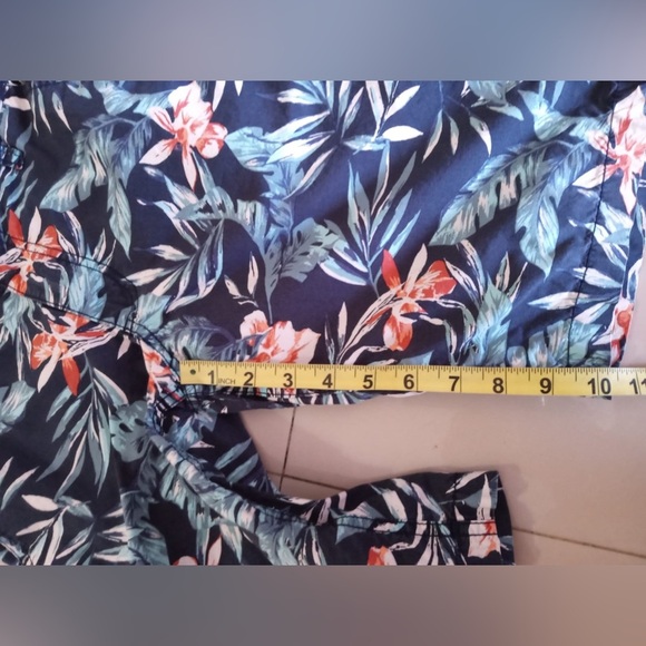 Old Navy Boys Swim Trunks Board Shorts swimsuit floral waves‎  size12 cotton - Picture 16 of 16